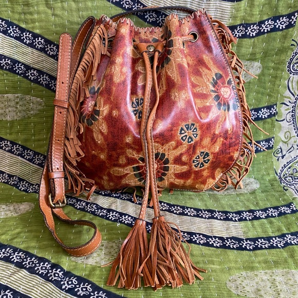 Patricia Nash Handbags - NWOT Patricia Nash Brown Floral Fringe 70s Revival Boho Leather Bucket Purse